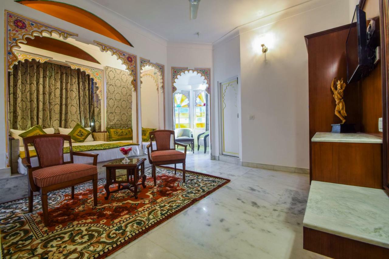 Raj Palace 3*